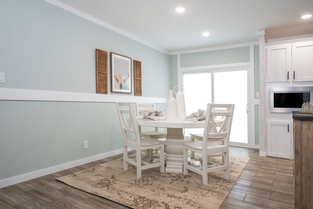 Diamondback interior home features