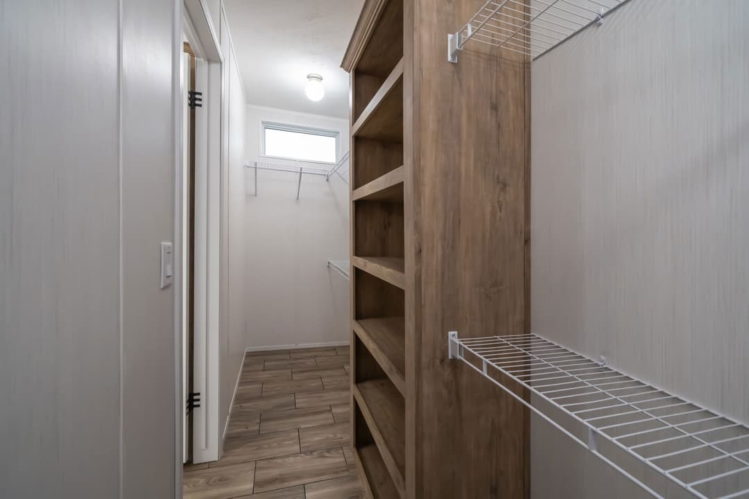 Diamondback interior home features