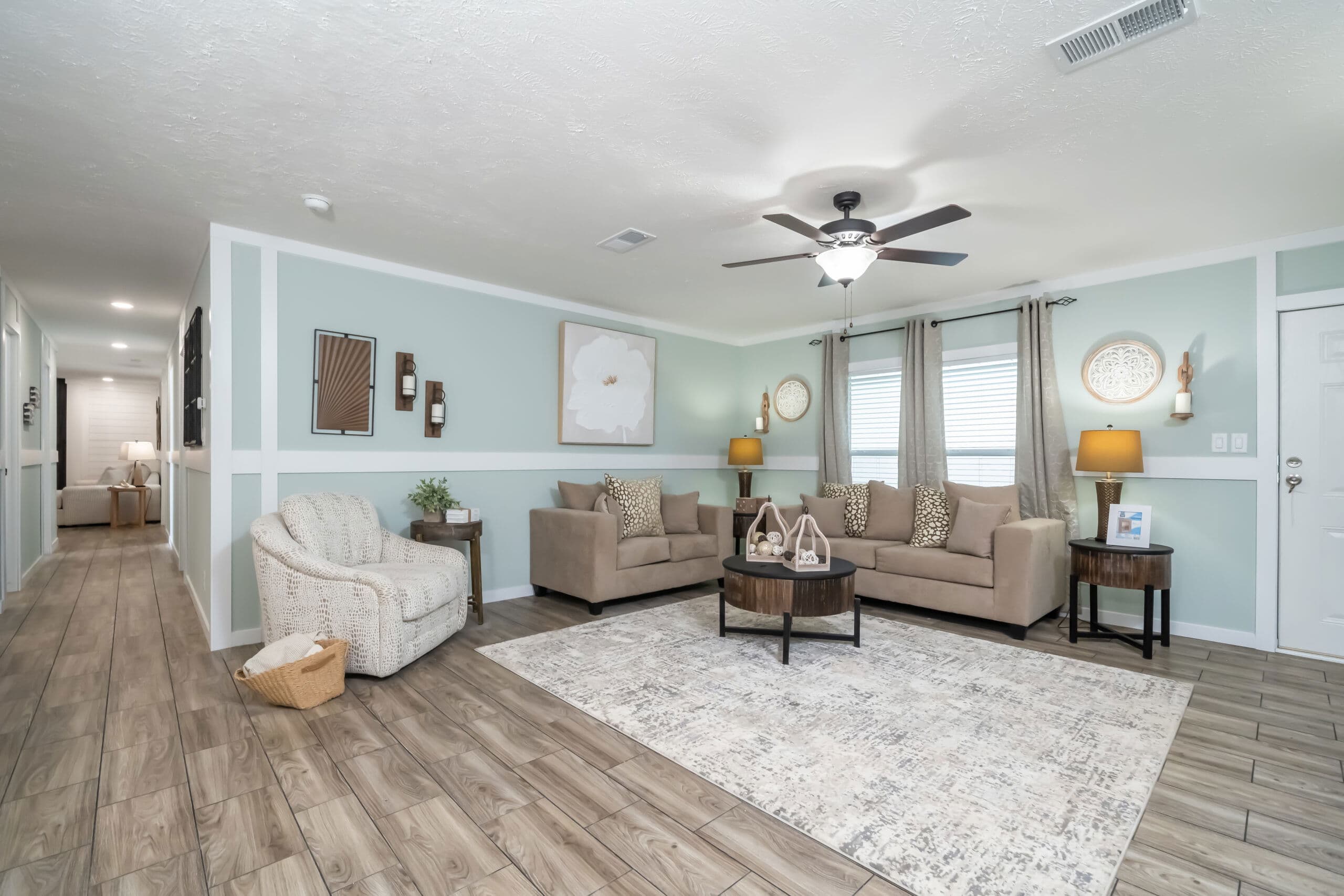 Diamondback interior home features