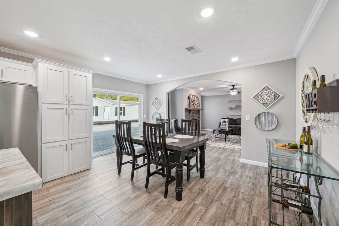 Stagecoach interior home features