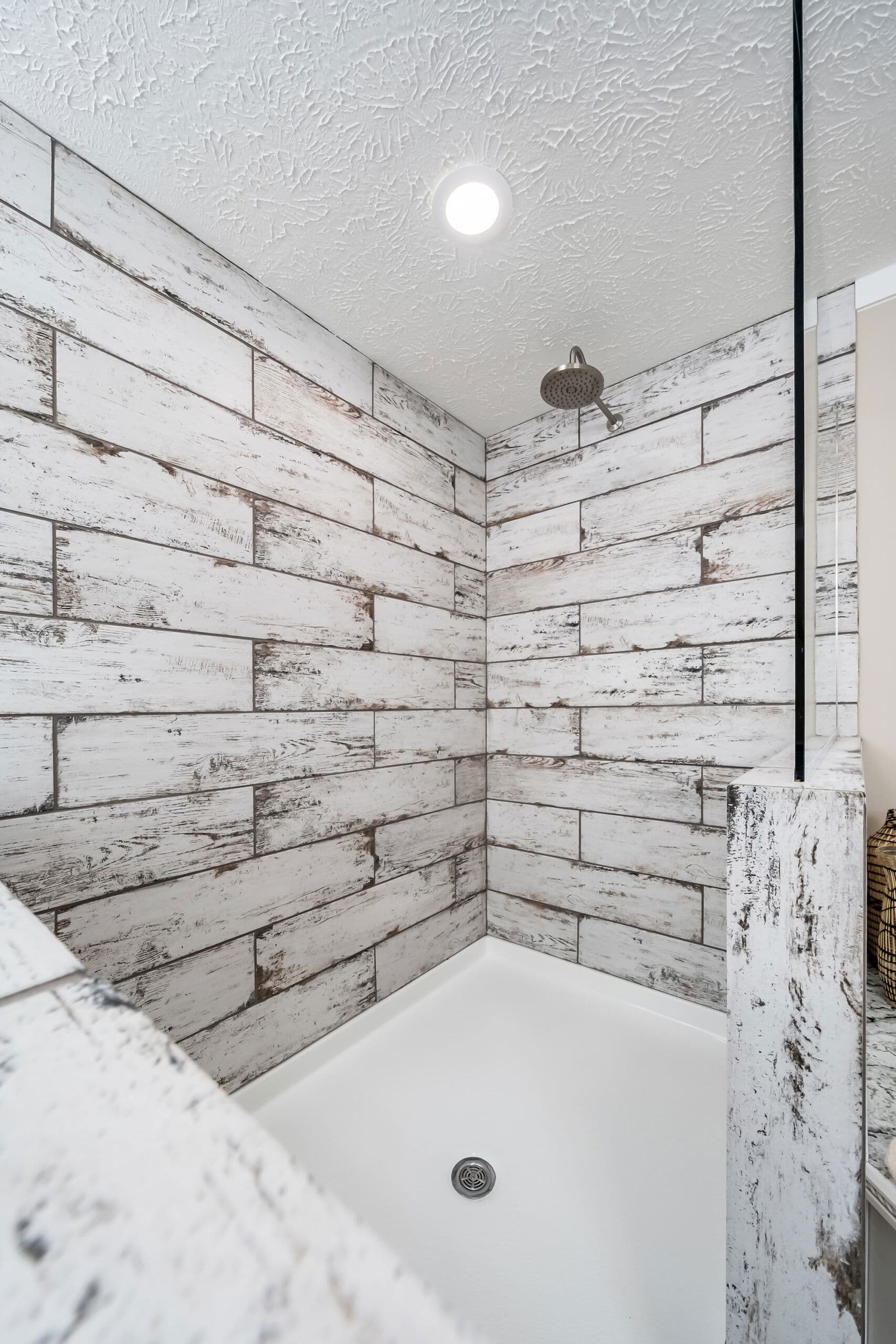 Mayfield bathroom home features