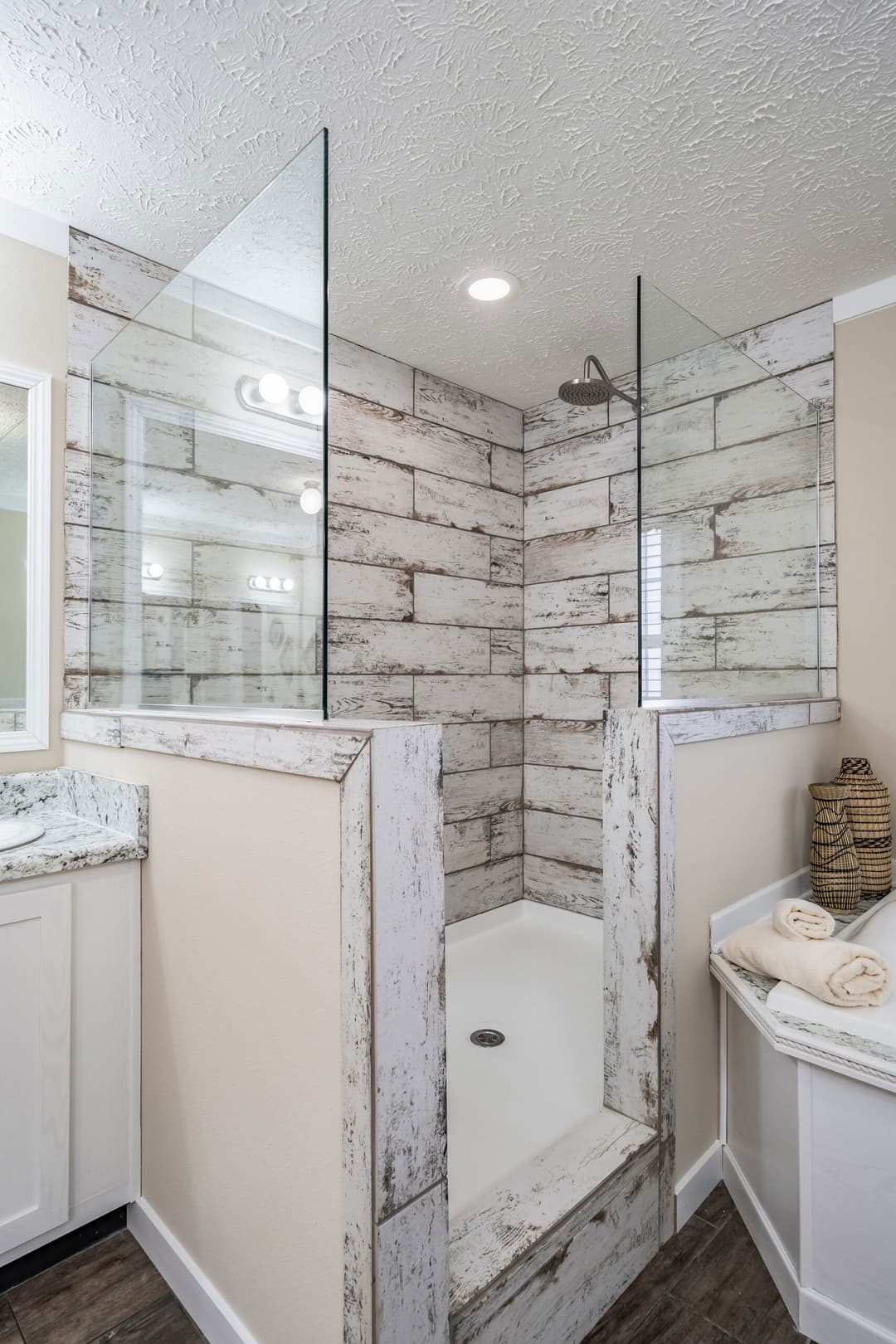 Mayfield bathroom home features