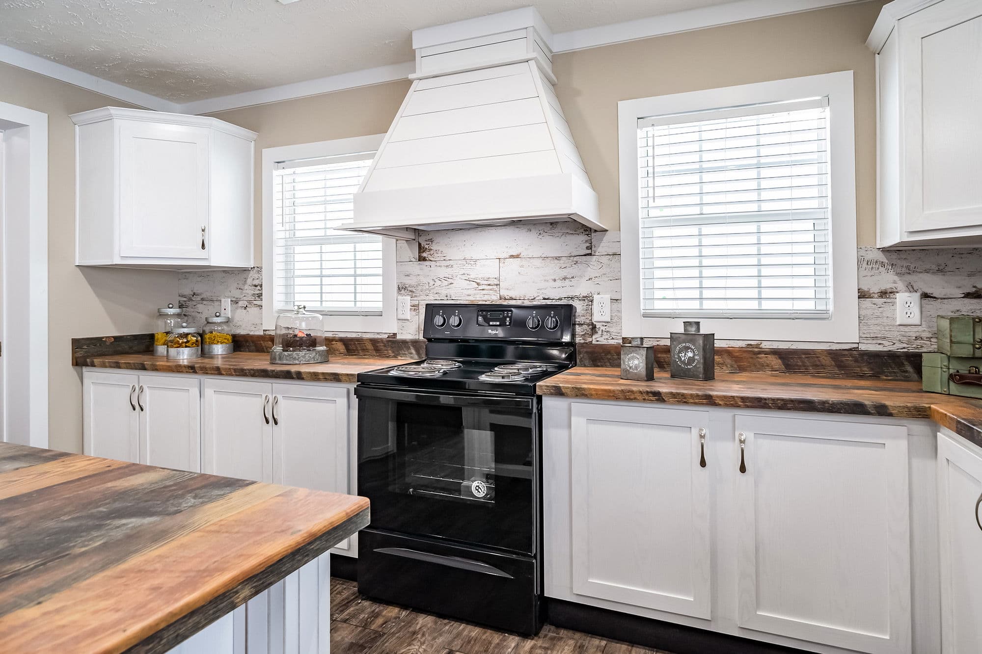 Mayfield kitchen home features