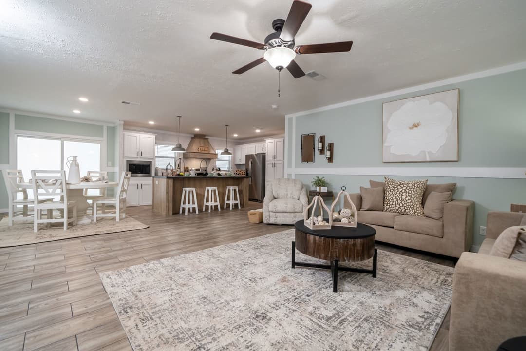 Diamondback interior home features