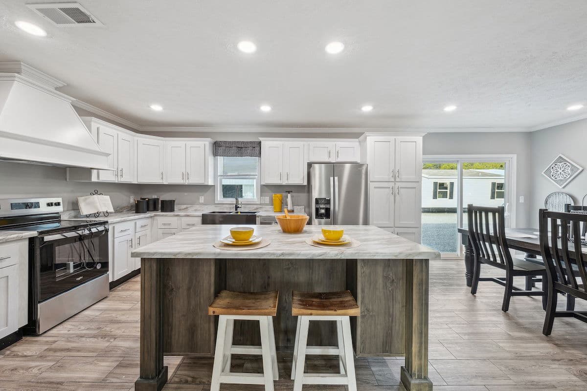 Stagecoach kitchen and hero home features