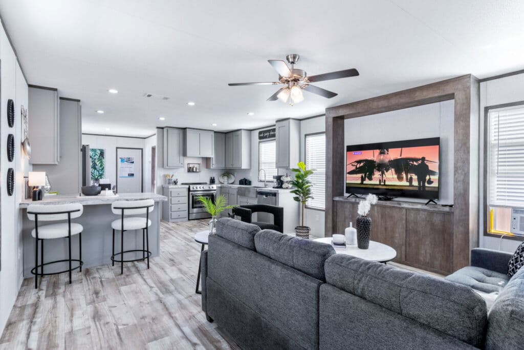 Oakmont (inventory) interior and hero home features