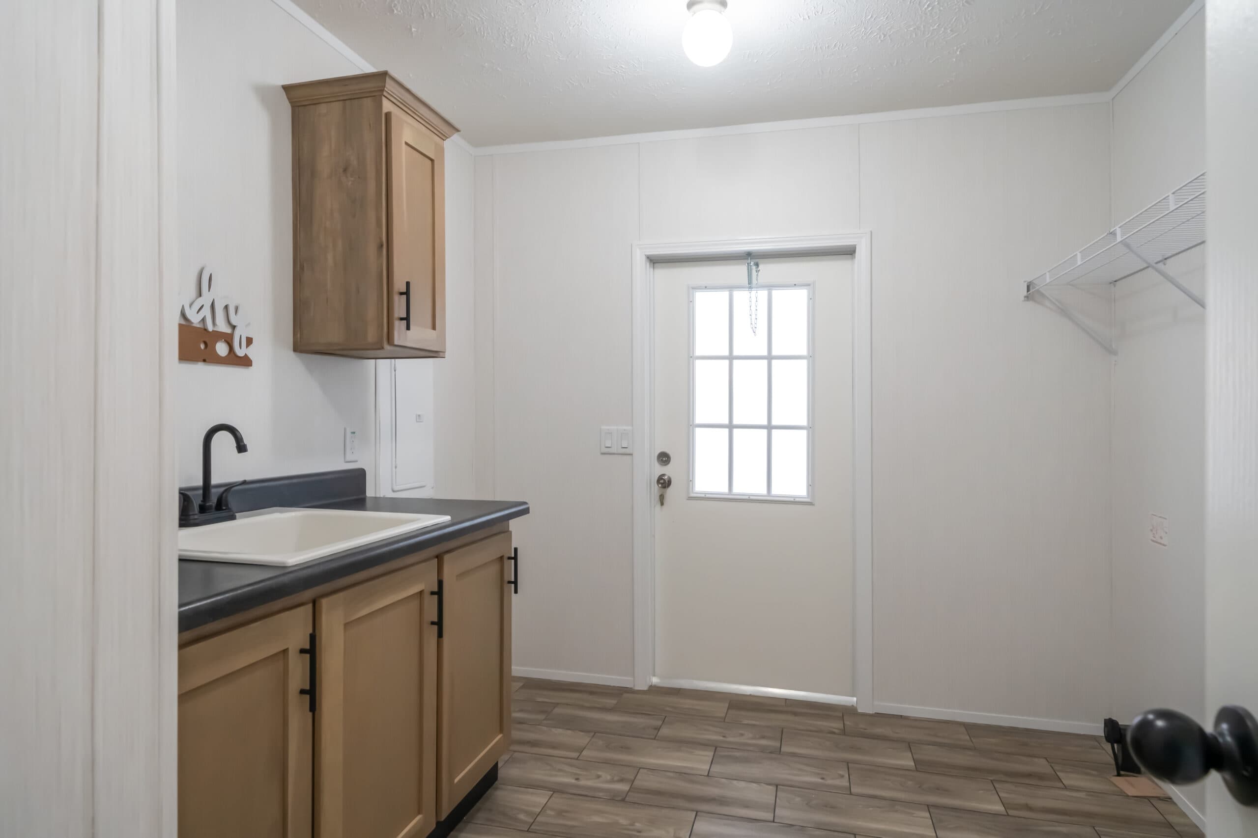 Diamondback interior home features