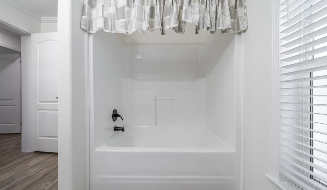 Kb-3250 fargo bathroom home features