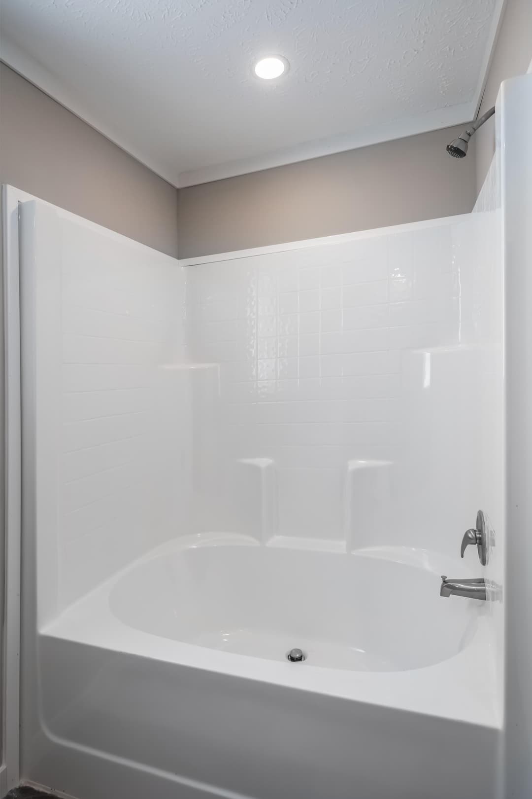 The magnolia bathroom home features