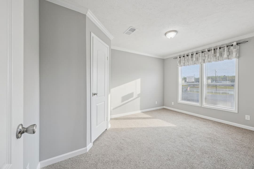 Stagecoach bedroom home features