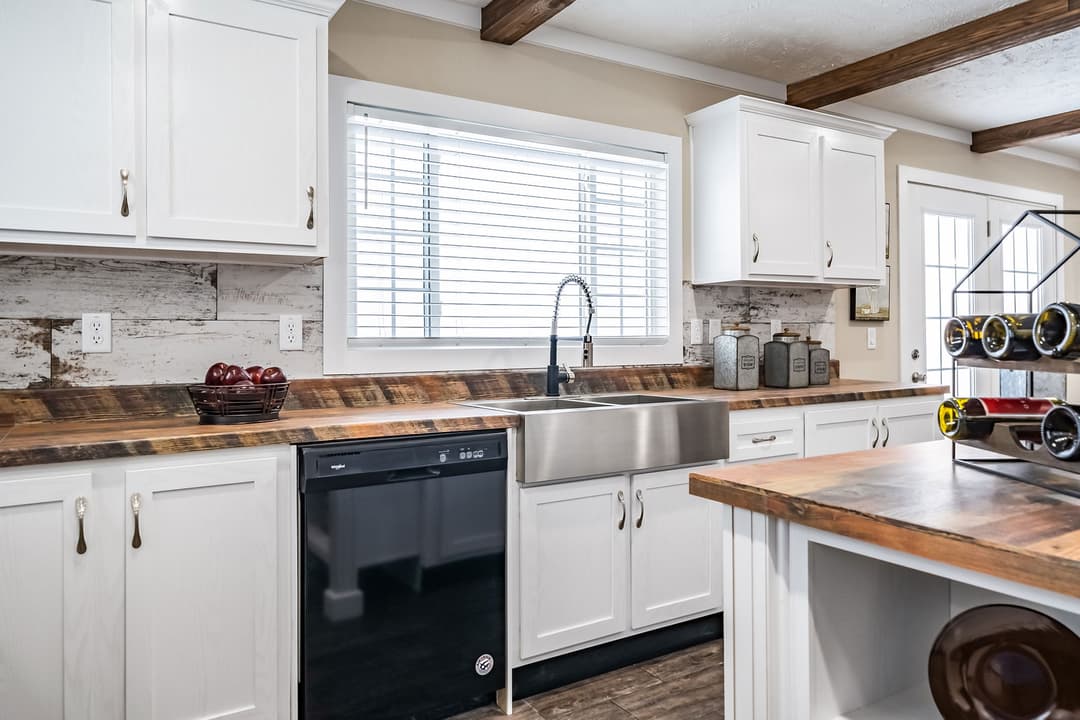 Mayfield kitchen home features