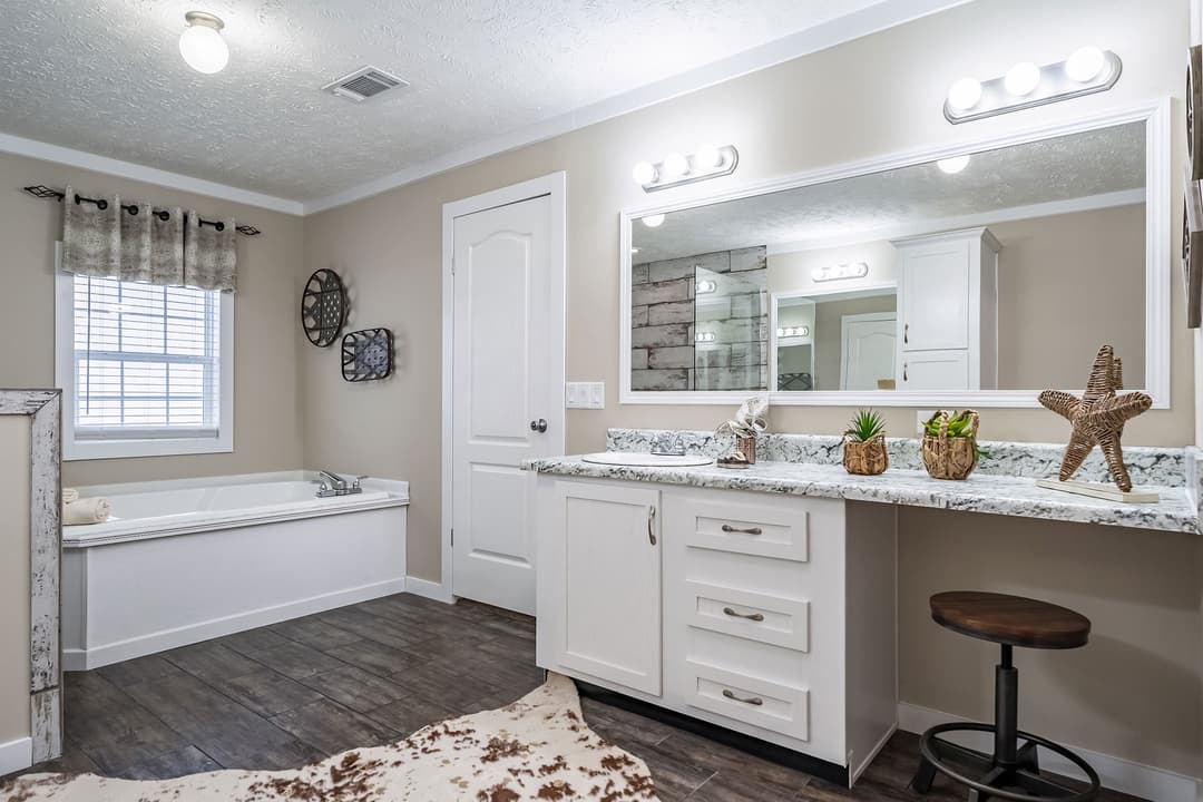 Mayfield bathroom home features