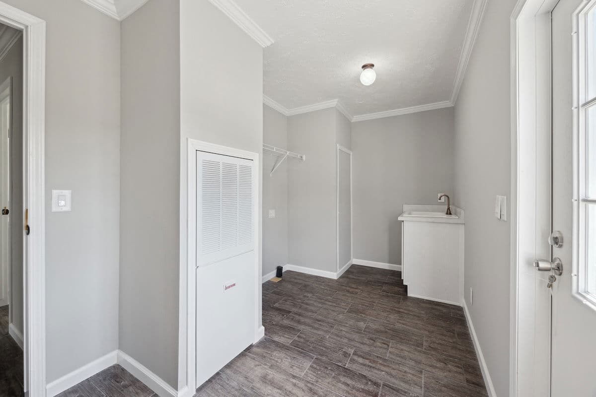 The josey wales bathroom home features