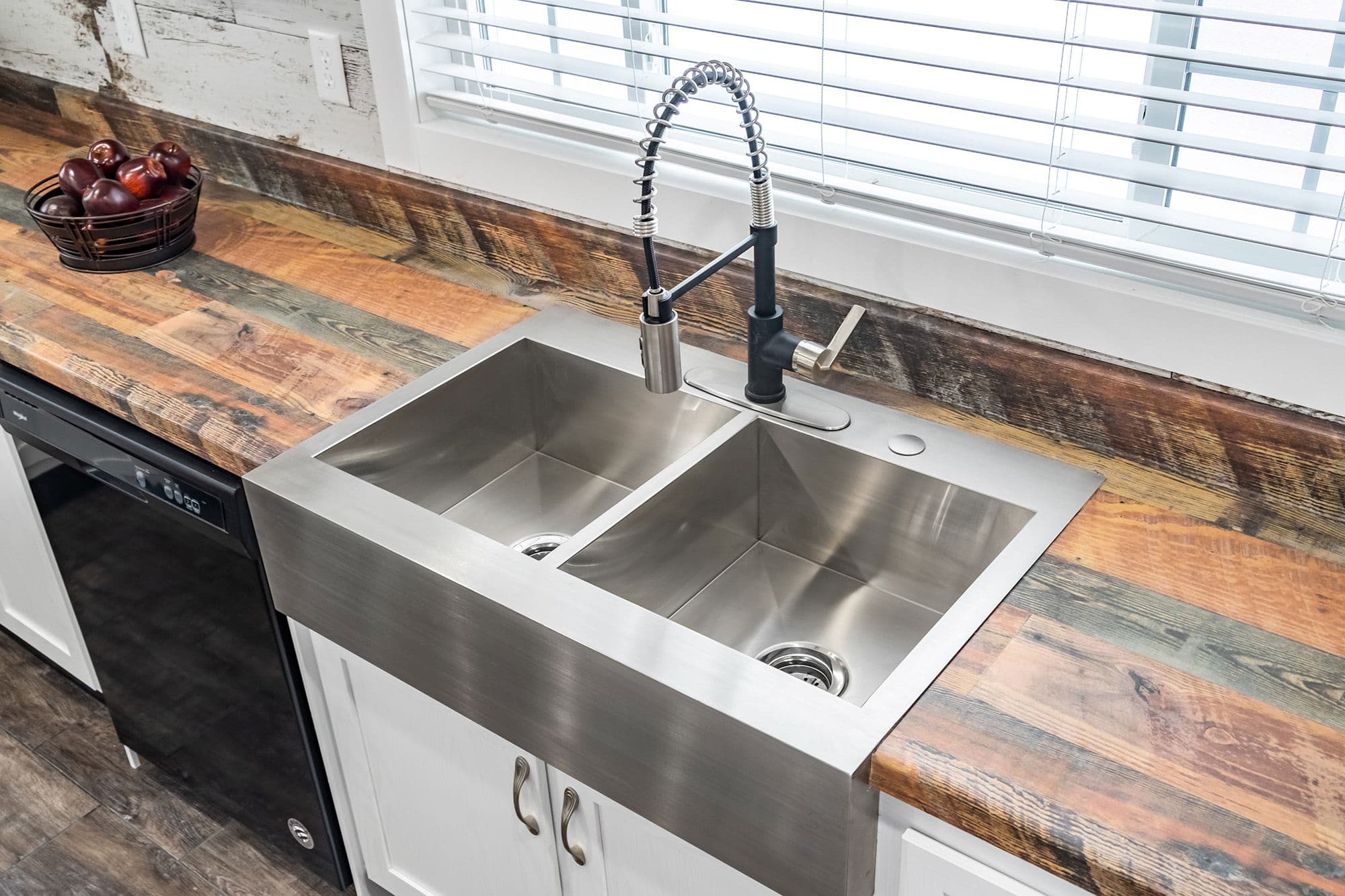 Mayfield kitchen home features