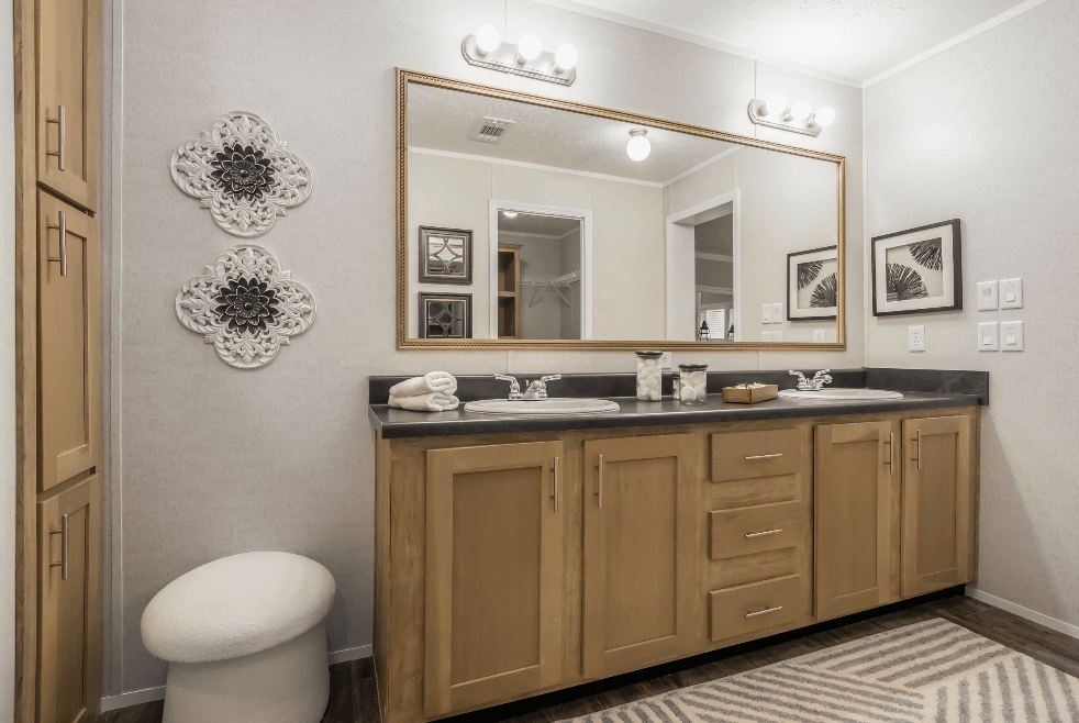 The springfield bathroom home features